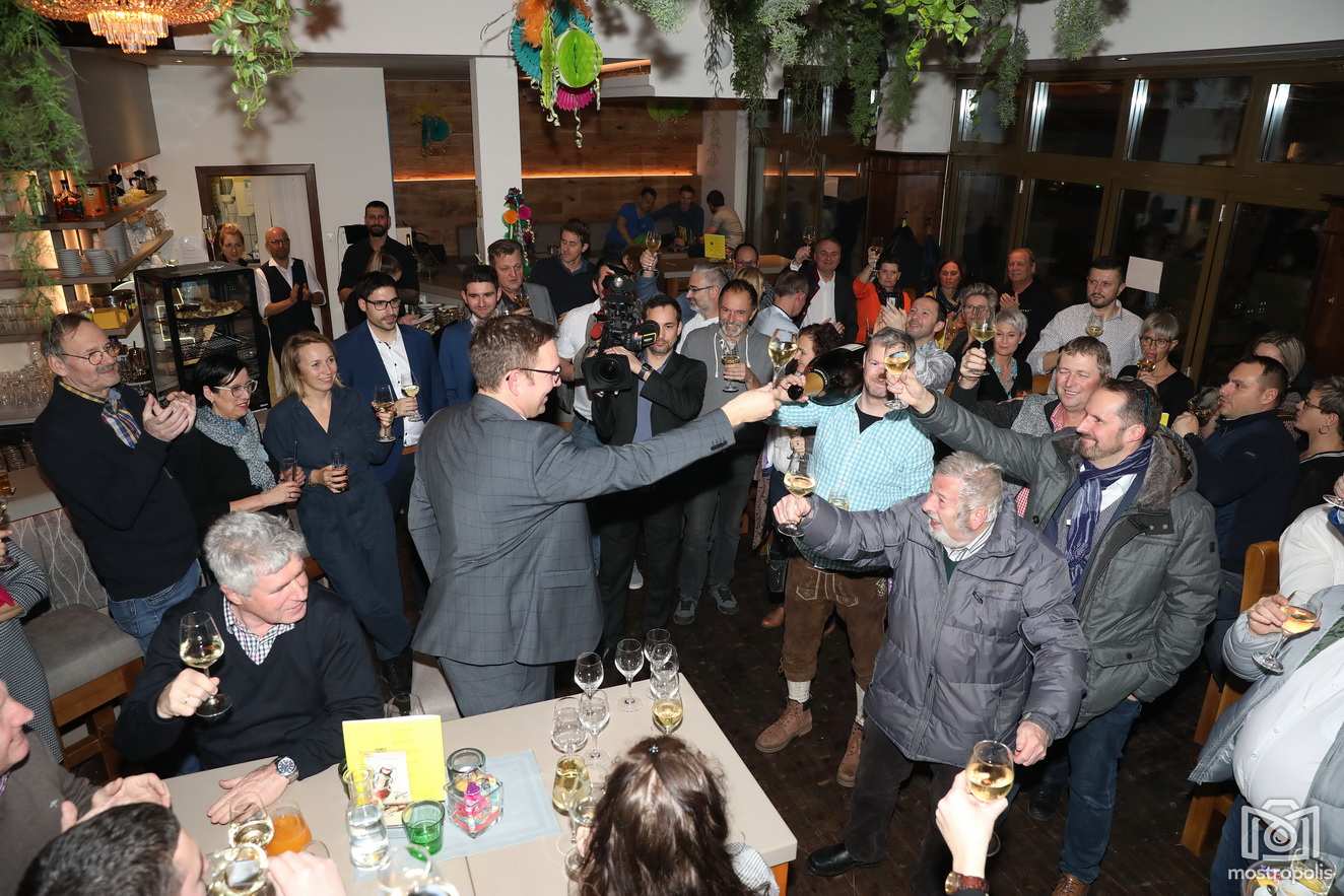 Team-Haberhauer-Amstetten_Wahlparty_002.JPG