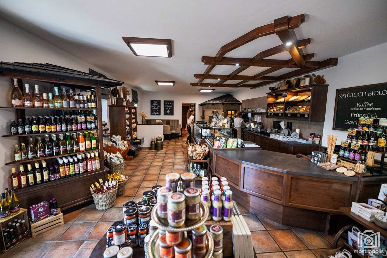 BIO Laden-Cafe Lindenhof Amstetten 003.jpg