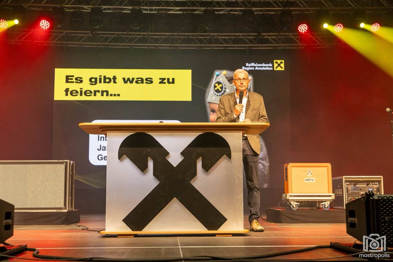Raiffeisenbank-Amstetten_Folkshilfe-Pizzera 004.jpg