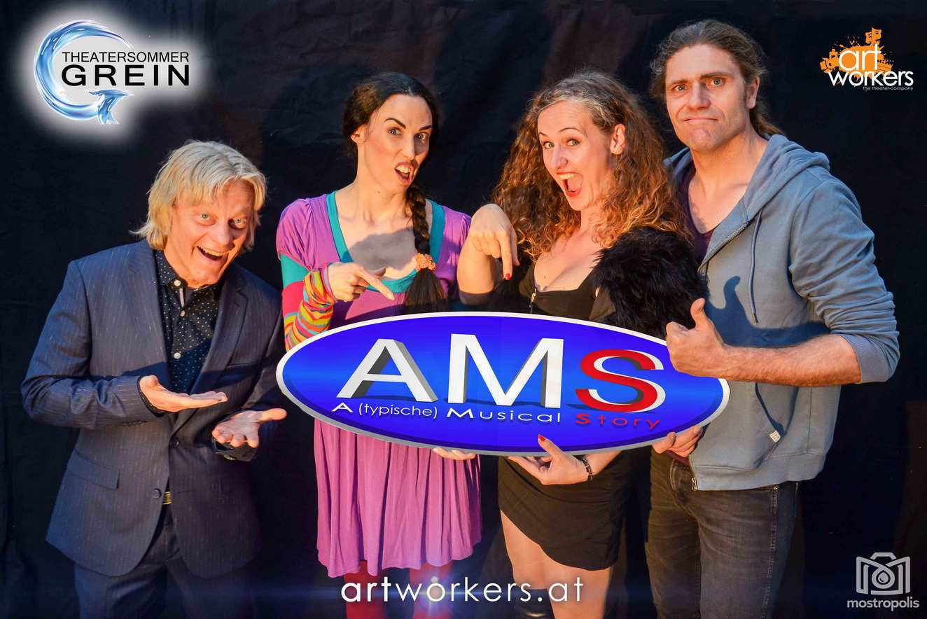 AMS-Ensemble mit Schild v4a small