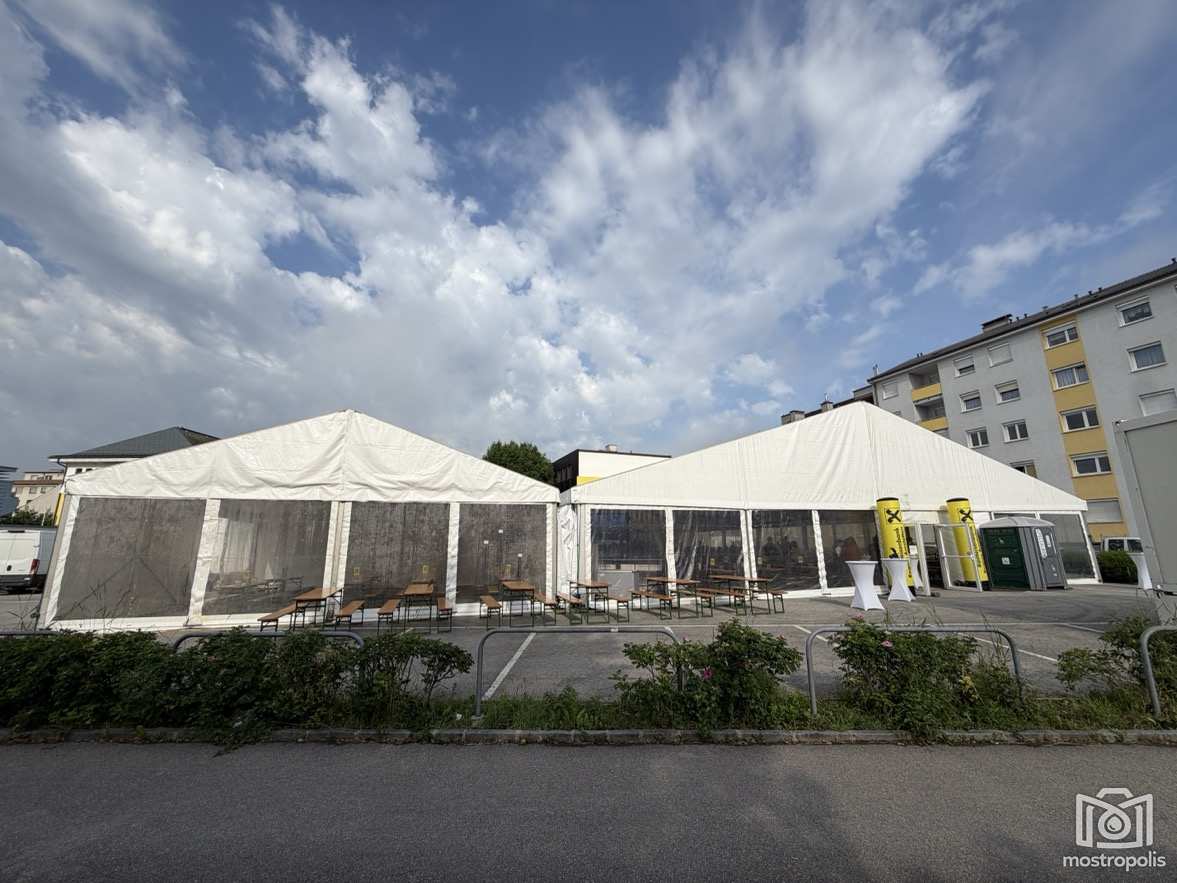 Raiffeisen Amstetten Ankick 002.jpg