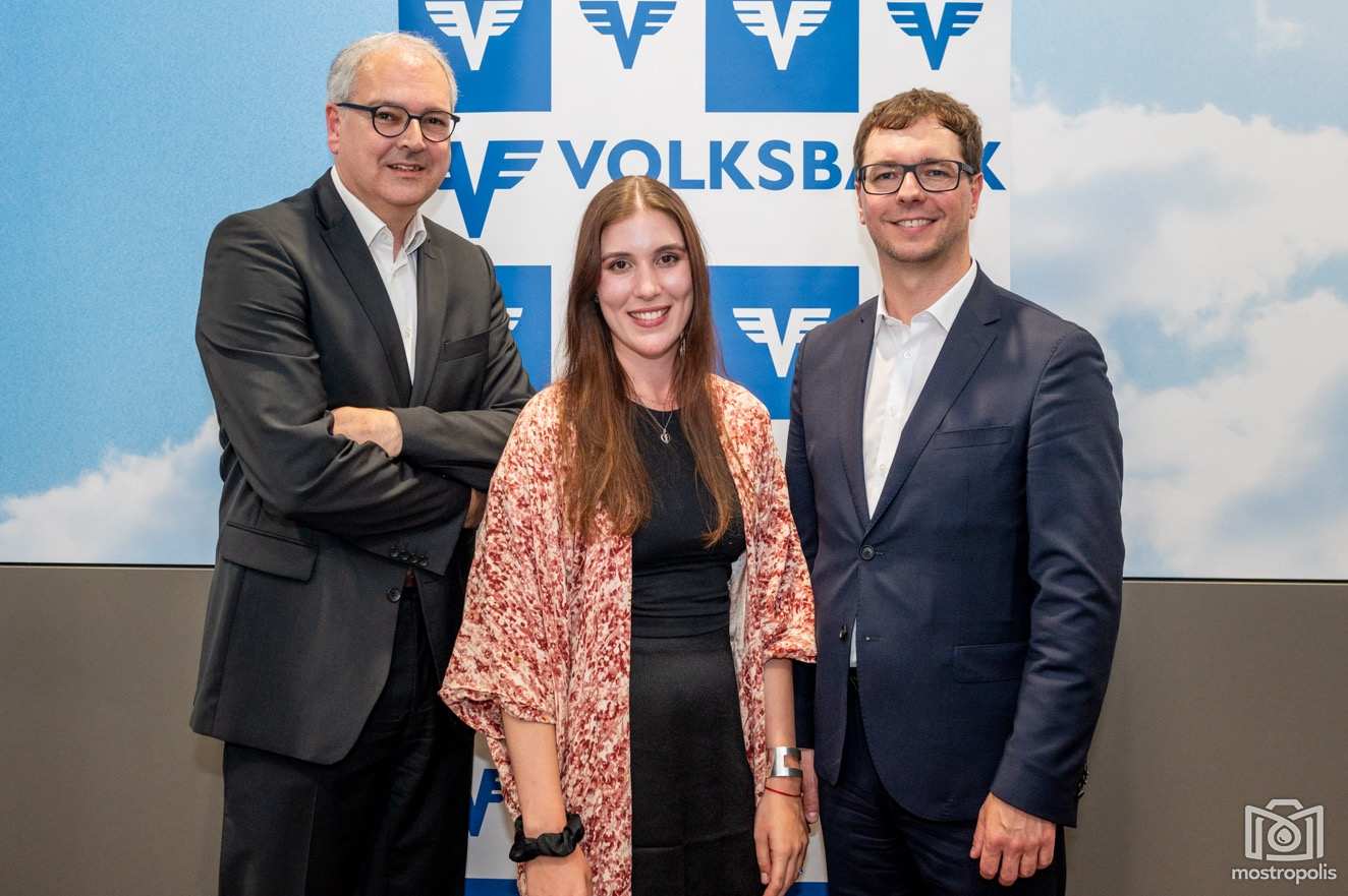 Volksbank Weinbrenner-Hypocrite 001.jpg