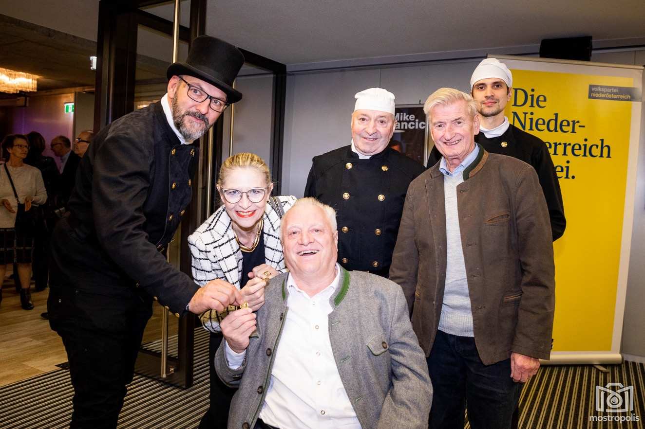 OeVP Amst-100.jpg