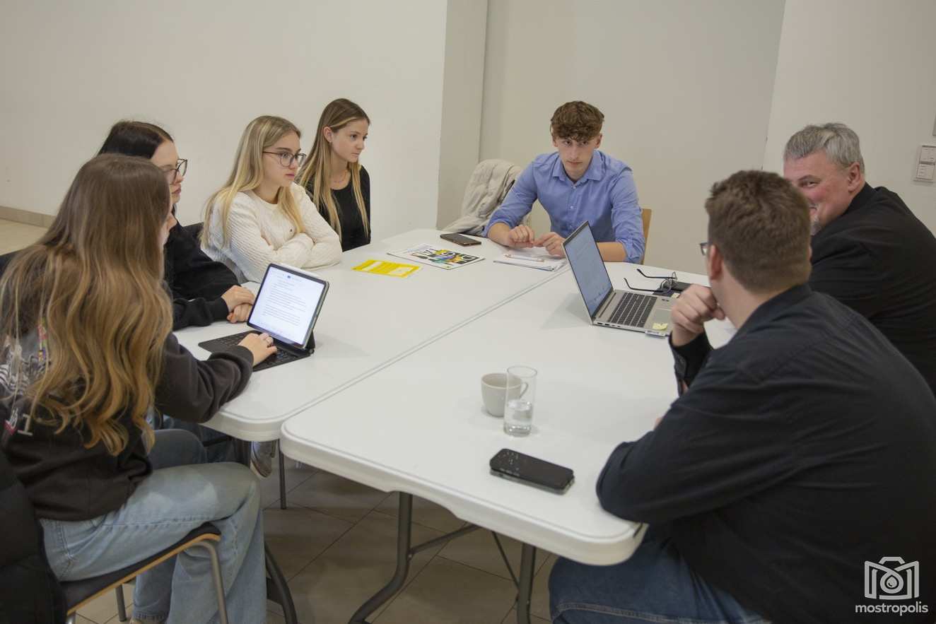 hak Amst ideas 4 business 002.jpg