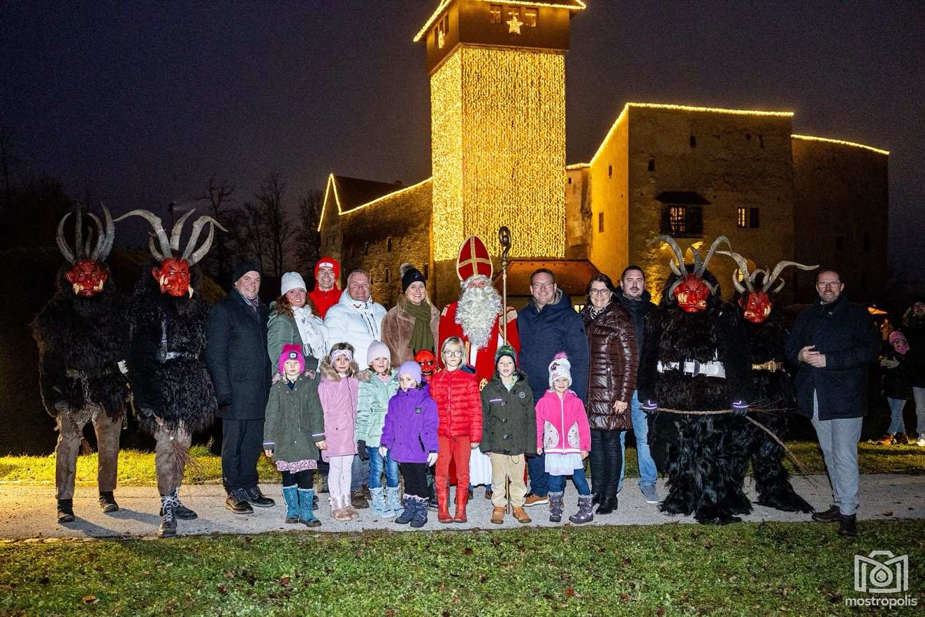 Ulmerfelder Schlossweihnacht 2025 - 001.jpg