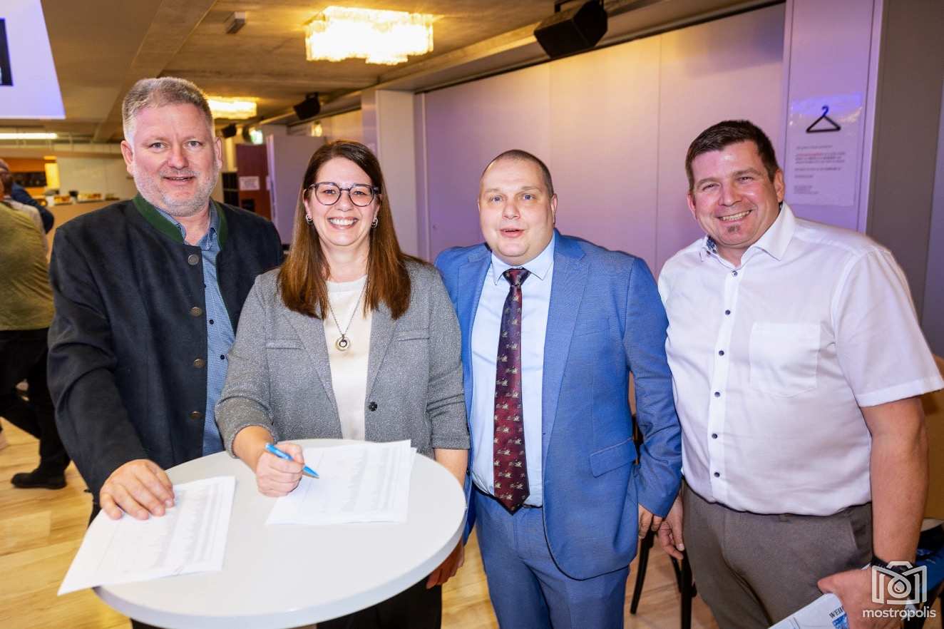 Landsteiner Gruppe 2025 - 003.jpg