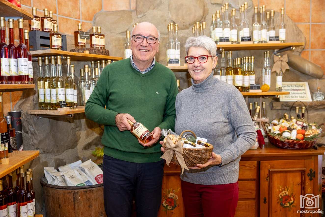 Hauer-Hof Buffet 004.jpg