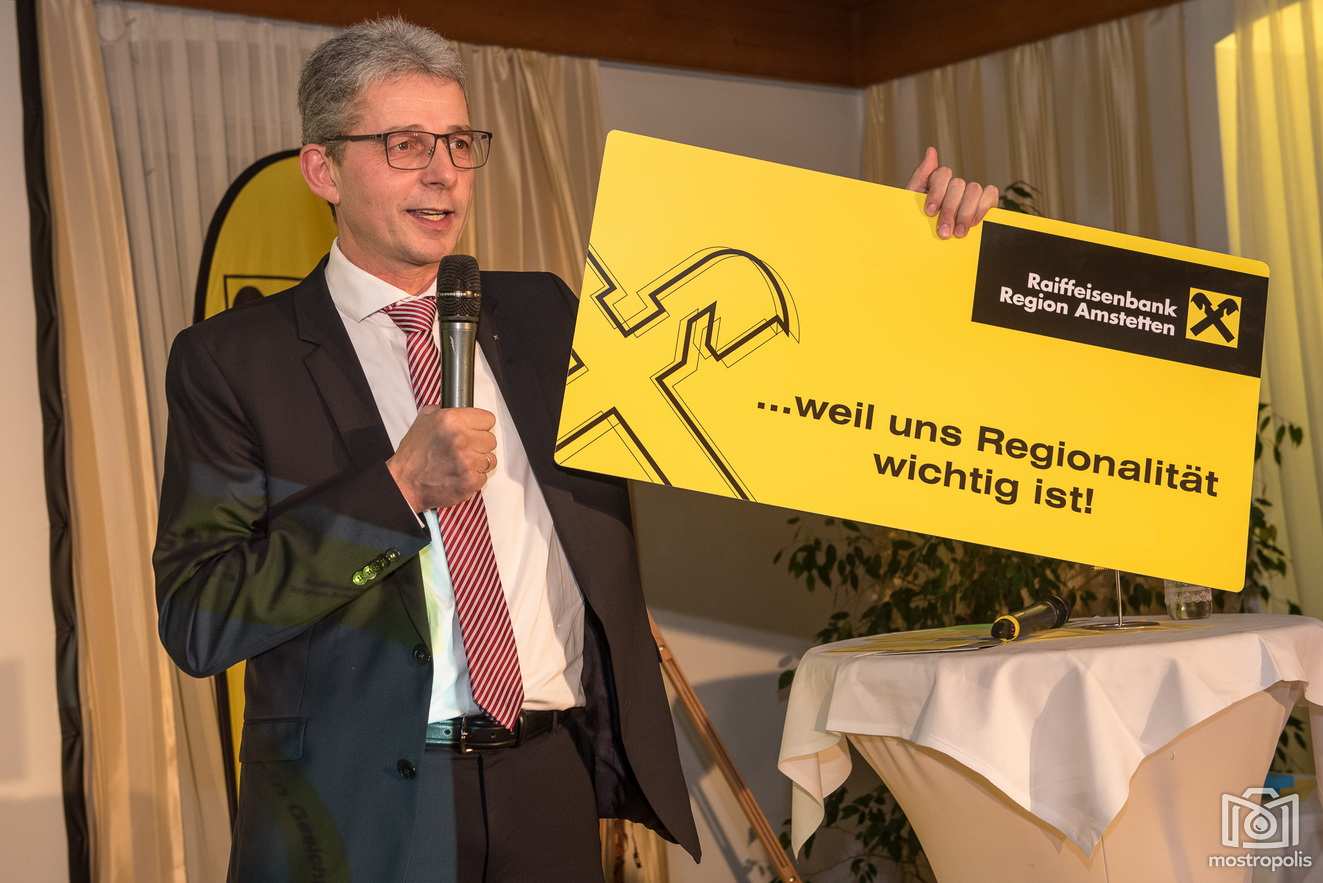 Raiffeisenbank-Region-Amstetten_Mitgliederversammlung_001.jpg