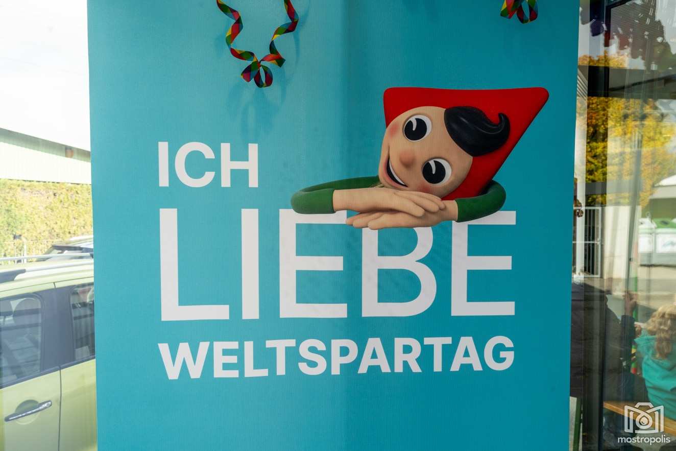 Sparkasse Weltspartag - 70 Jahre Sparefroh 002.jpg