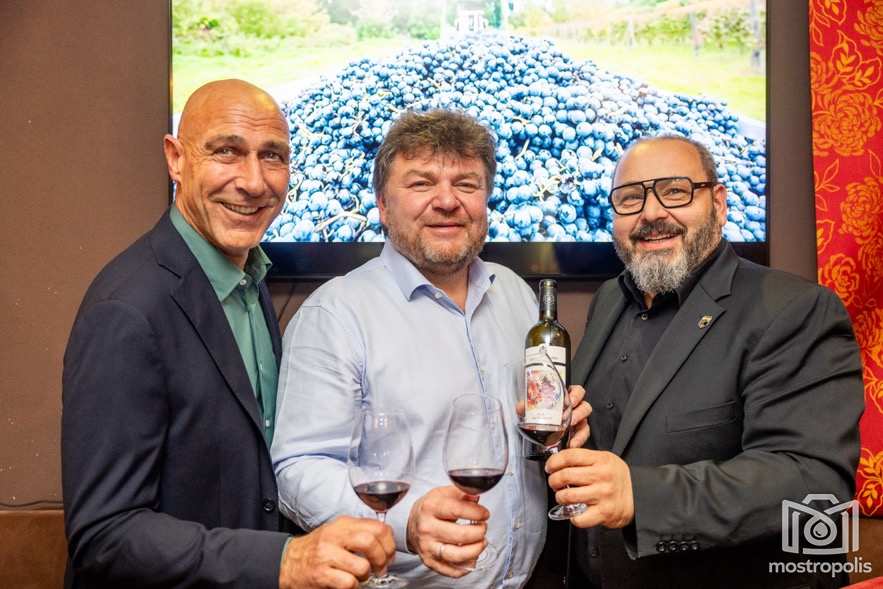 Weinwoelfe - Gesellmann bei Kastner 001.jpg