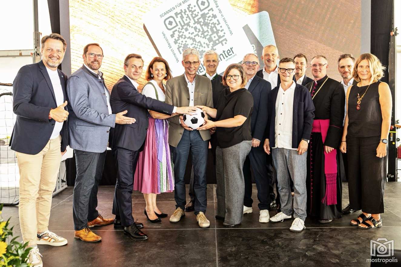 Raiffeisen Amstetten Ankick 005.jpg