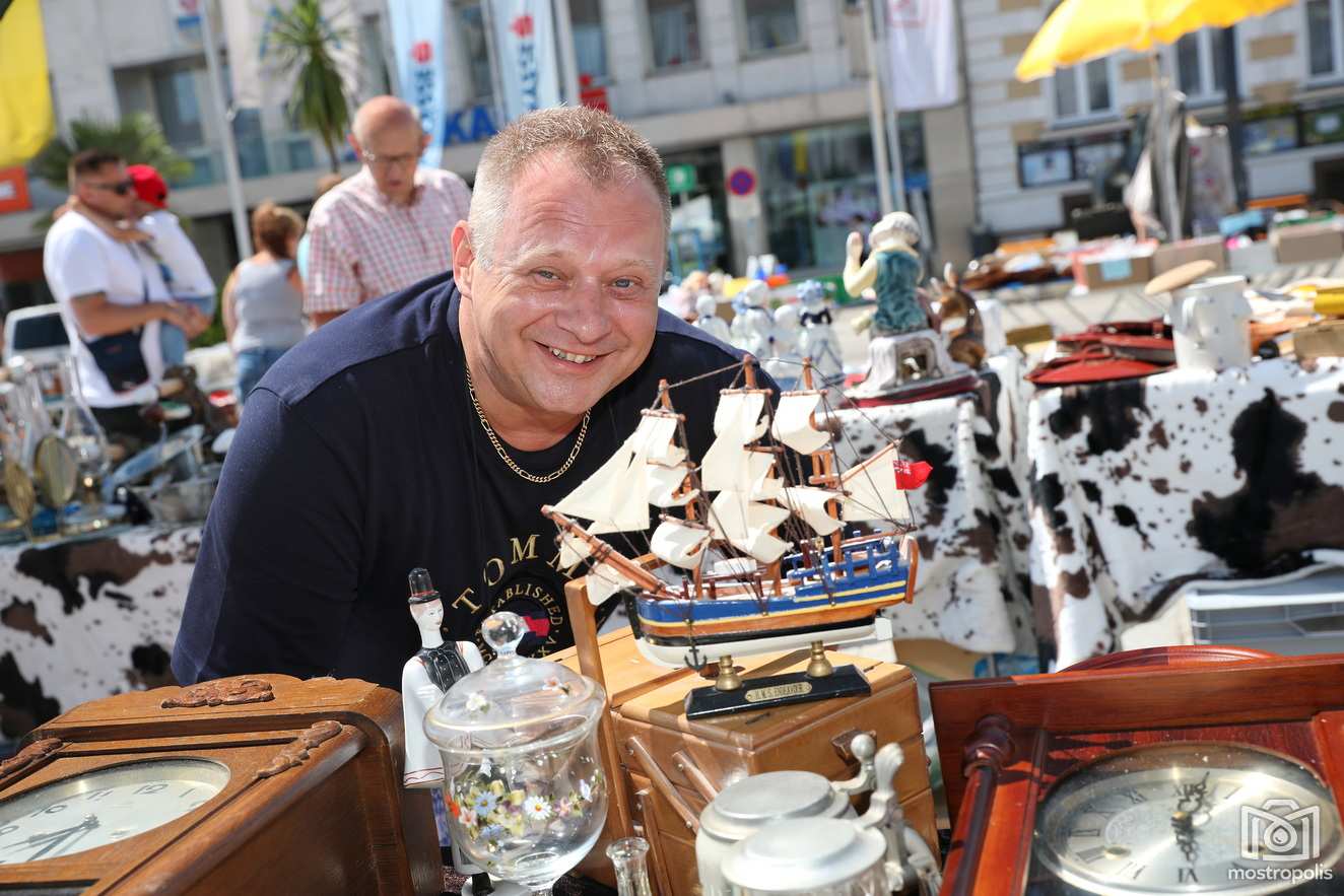 Amstettner_Stadtflohmarkt_001.JPG