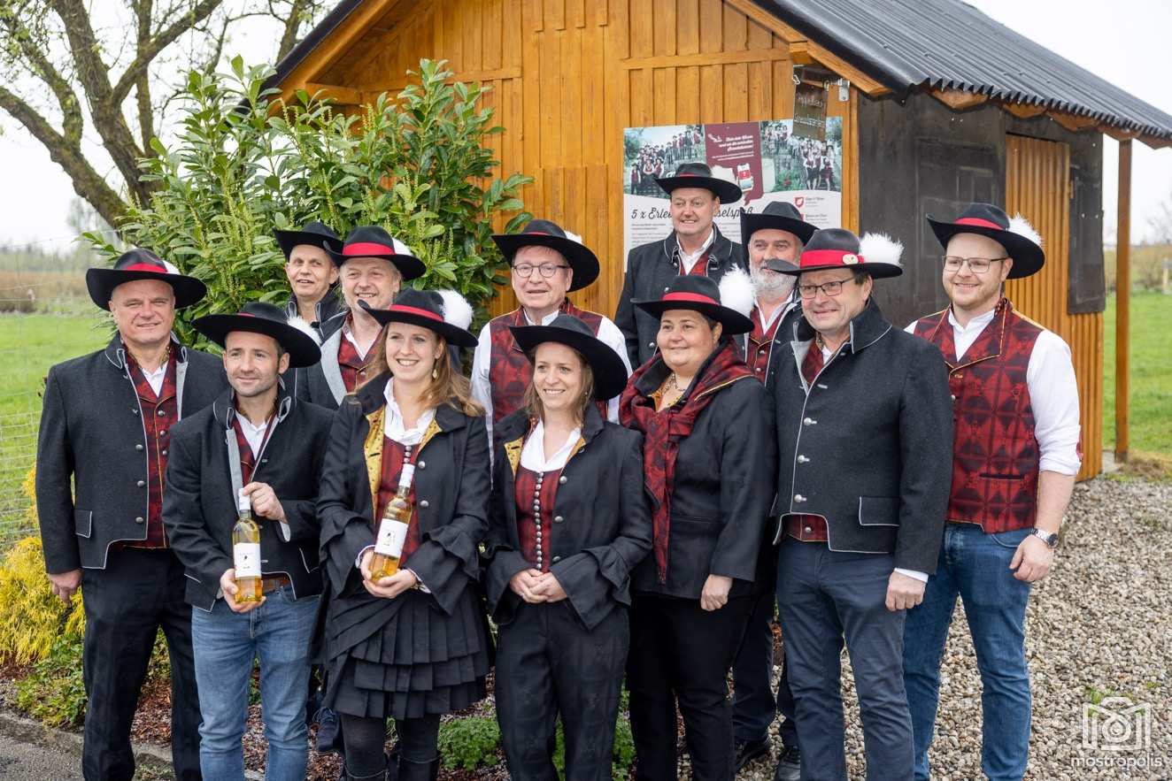 Mostbaron Streuobstlehrpfade 003.jpg