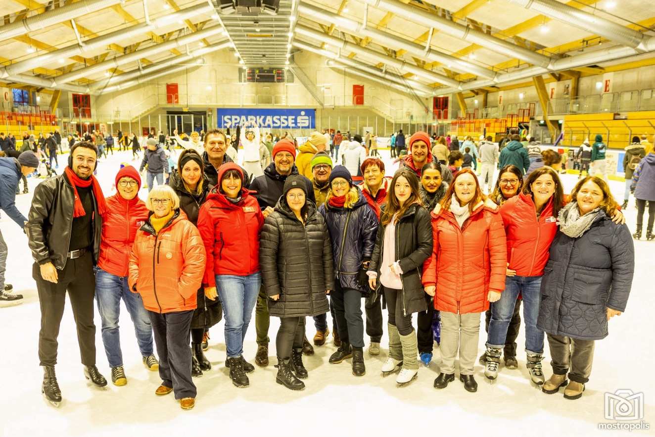 SPOe Amst Familien-Eislaufen 25 -003.jpg