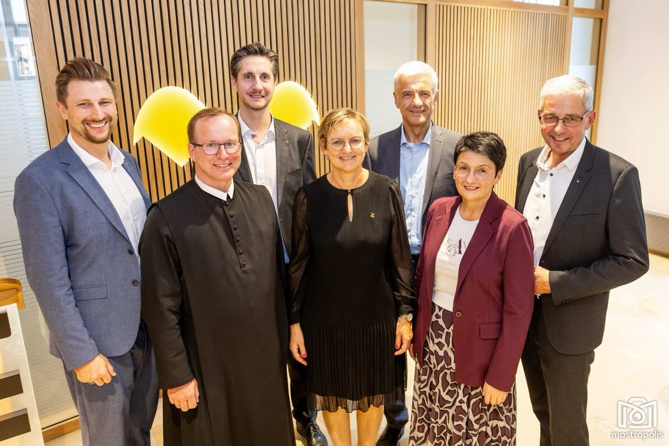 Raiffeisen Bankstelle Aschbach 003.jpg