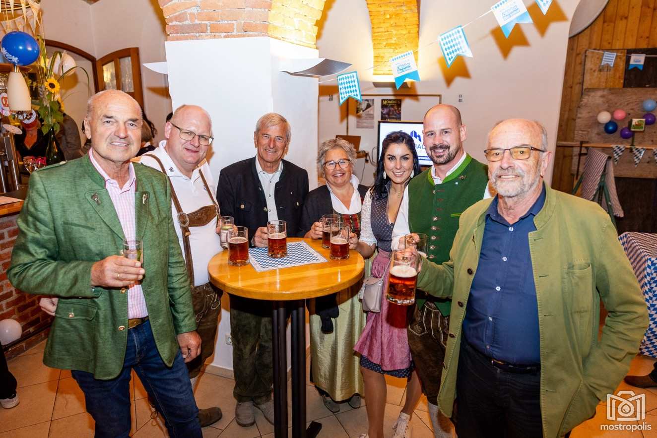 Oktoberfest 4 Friends 004.jpg