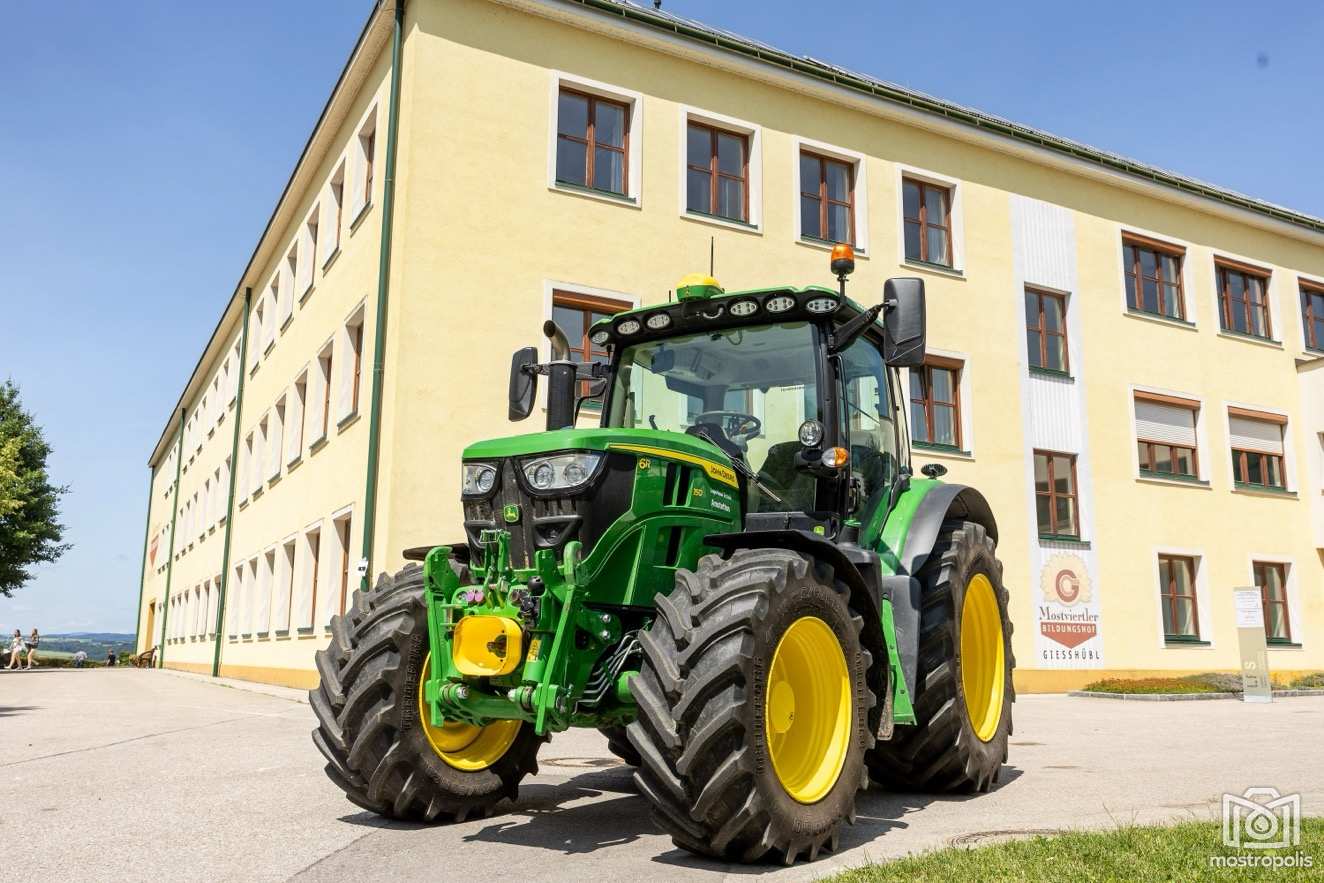 Schulheuriger 2025 MostvBildHof 005.jpg
