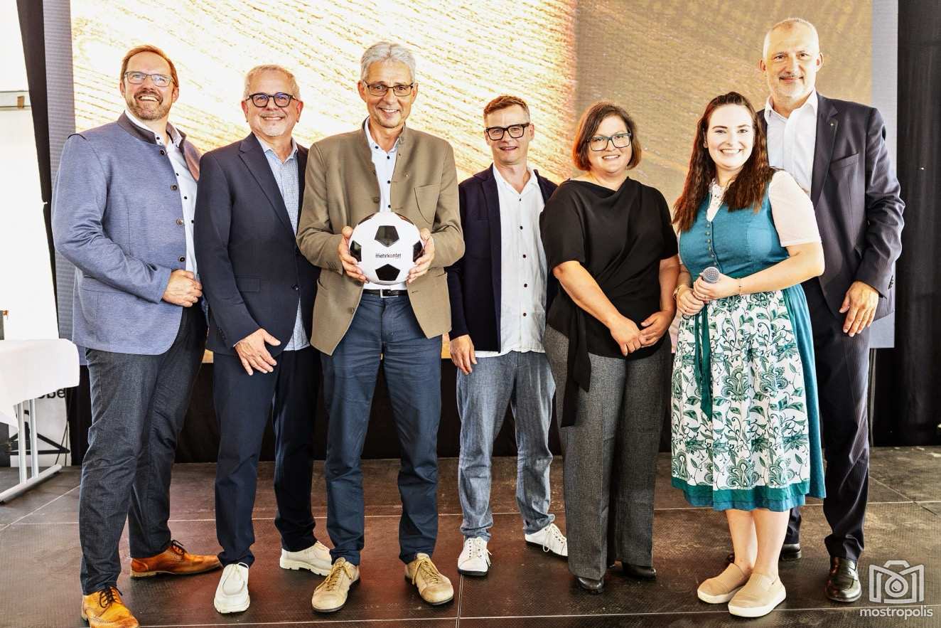 Raiffeisen Amstetten Ankick 004.jpg