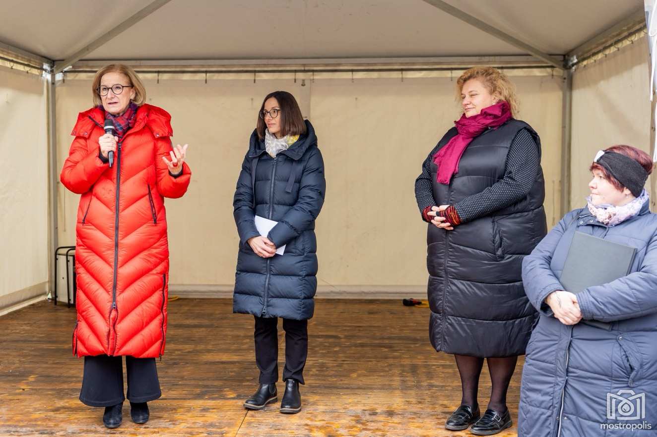 Advent im Park 2025 LK Mauer 002.jpg