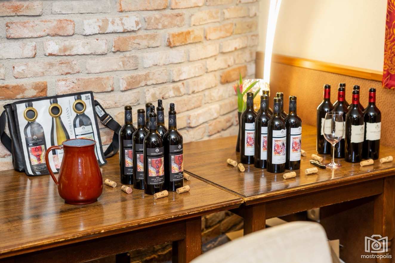 Weinwoelfe - Gesellmann bei Kastner 003.jpg