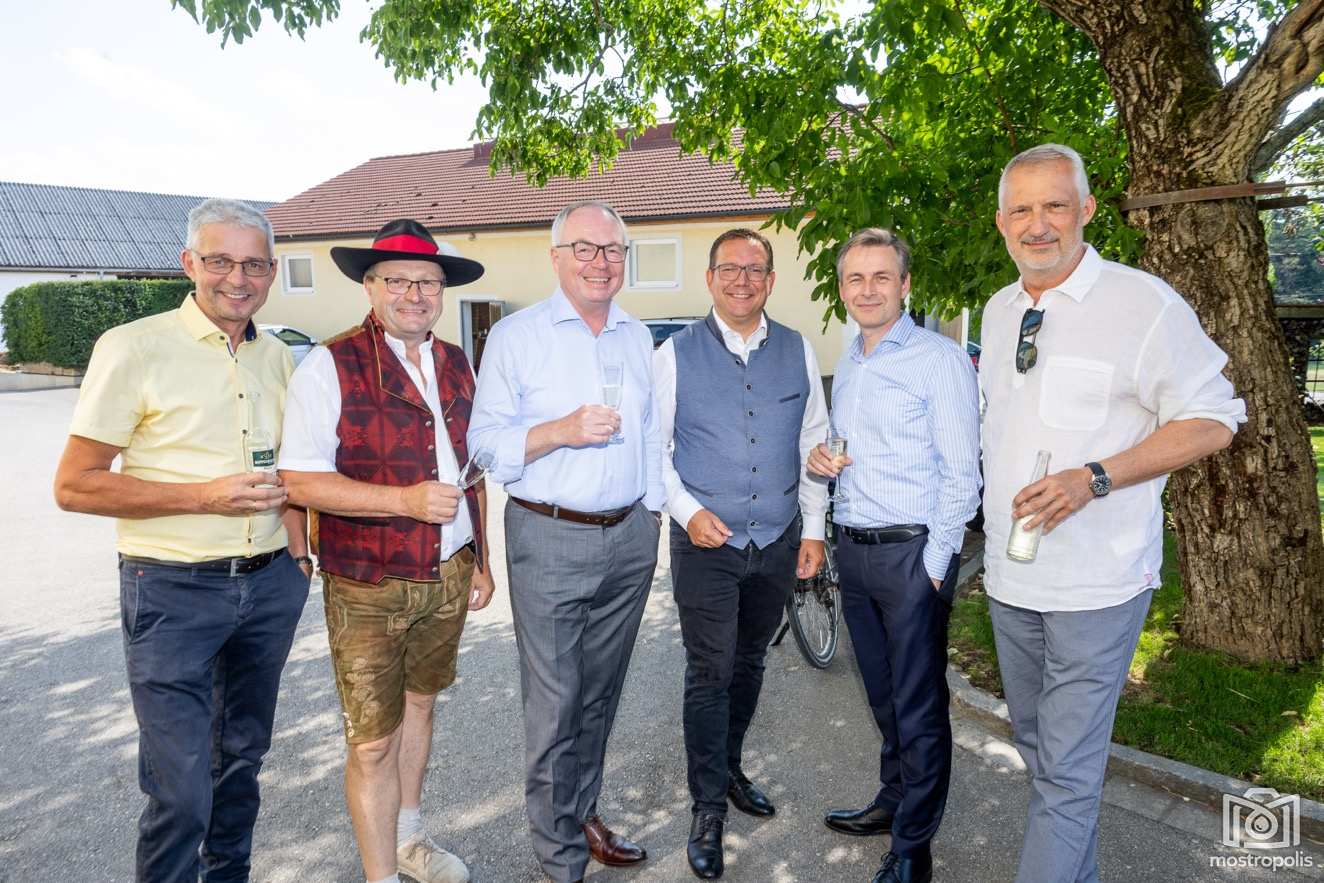 Amstettens Netzwerk 001.jpg