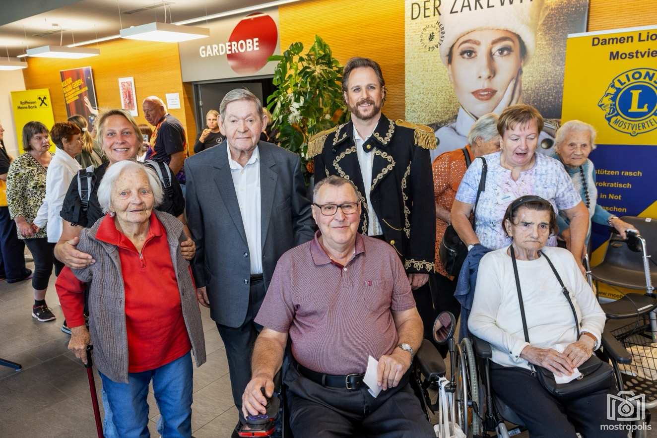 Herbsttage 2026 - Helfen mit Kunst 001.jpg