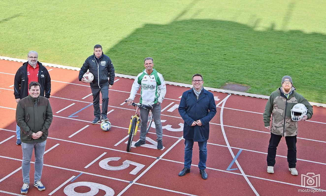 A Flutlichtanlage Umdasch-Stadion