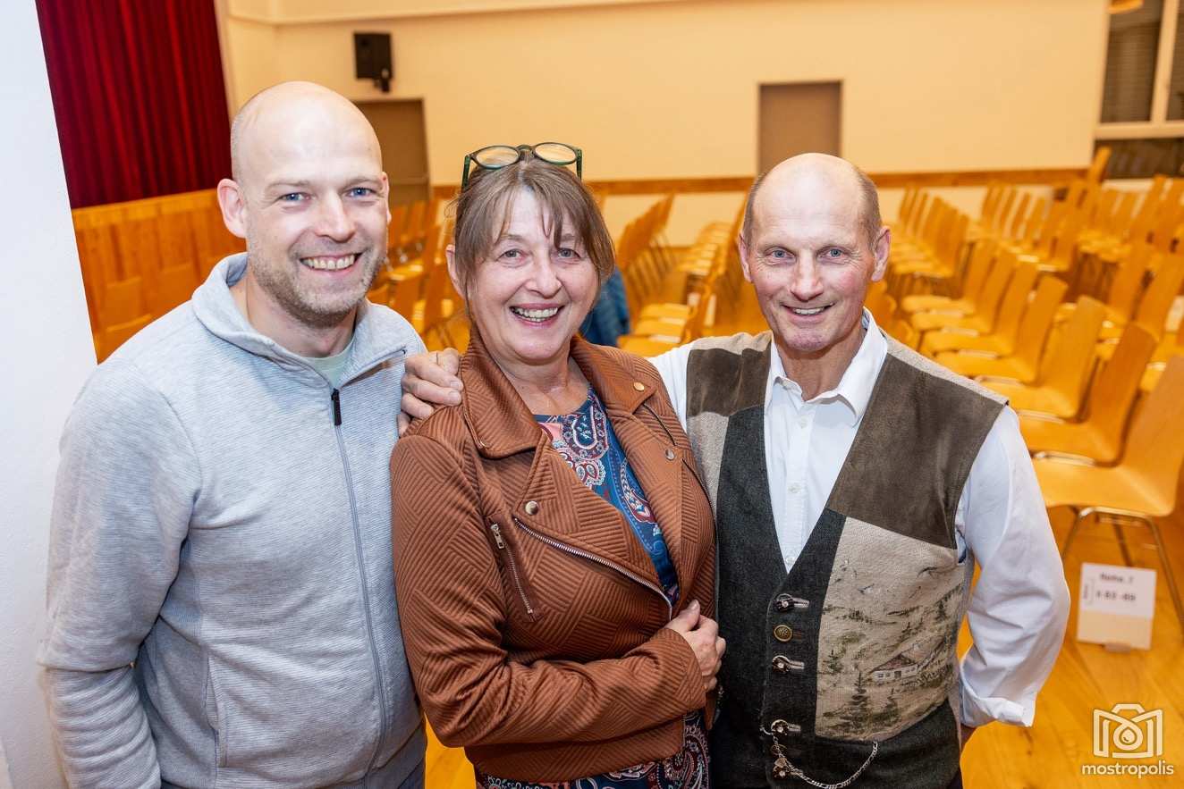 Pfarrbuehne NeustadtlD 2025 Alexander_Durcheinander 003.jpg