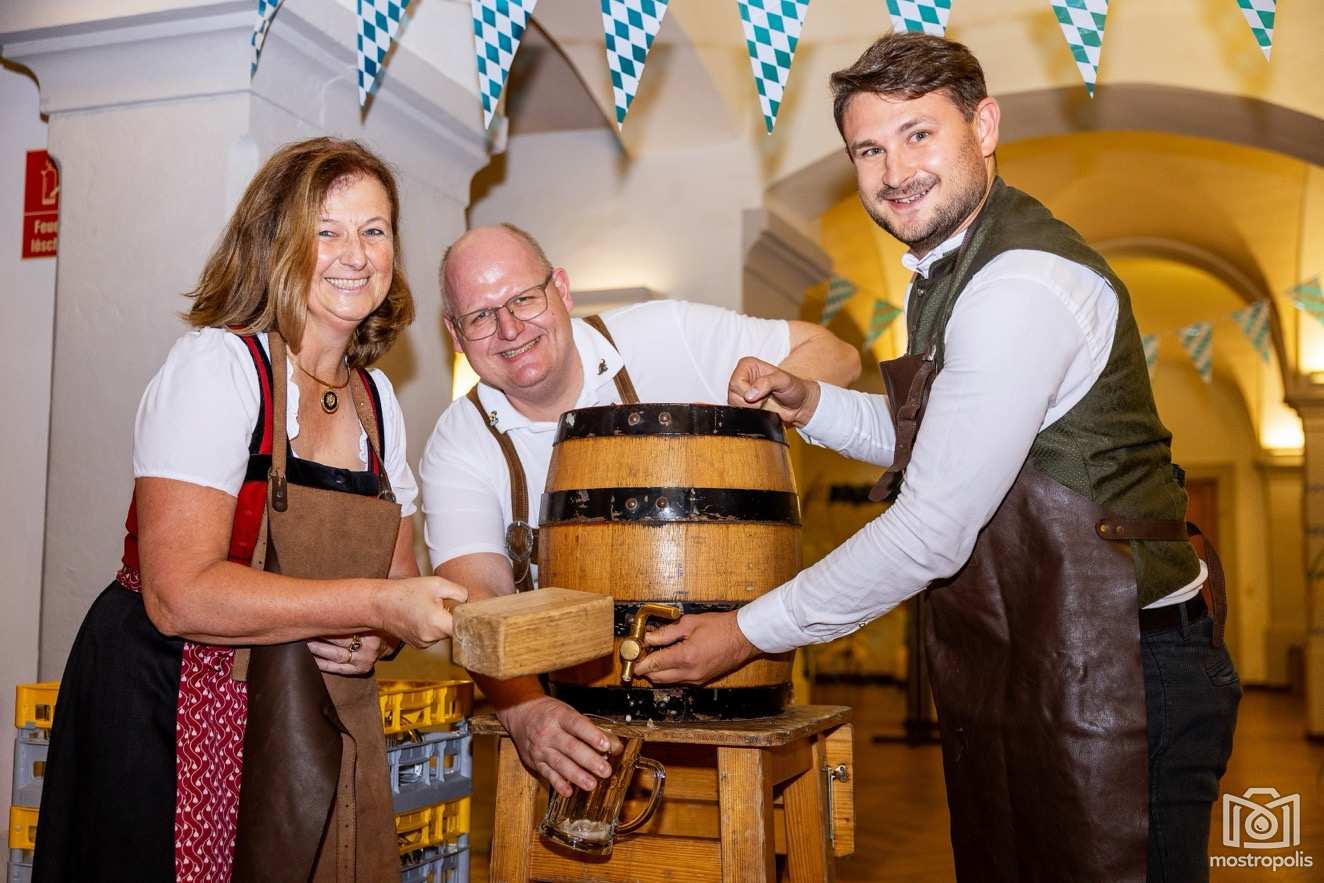 Oktoberfest 4 Friends 001.jpg