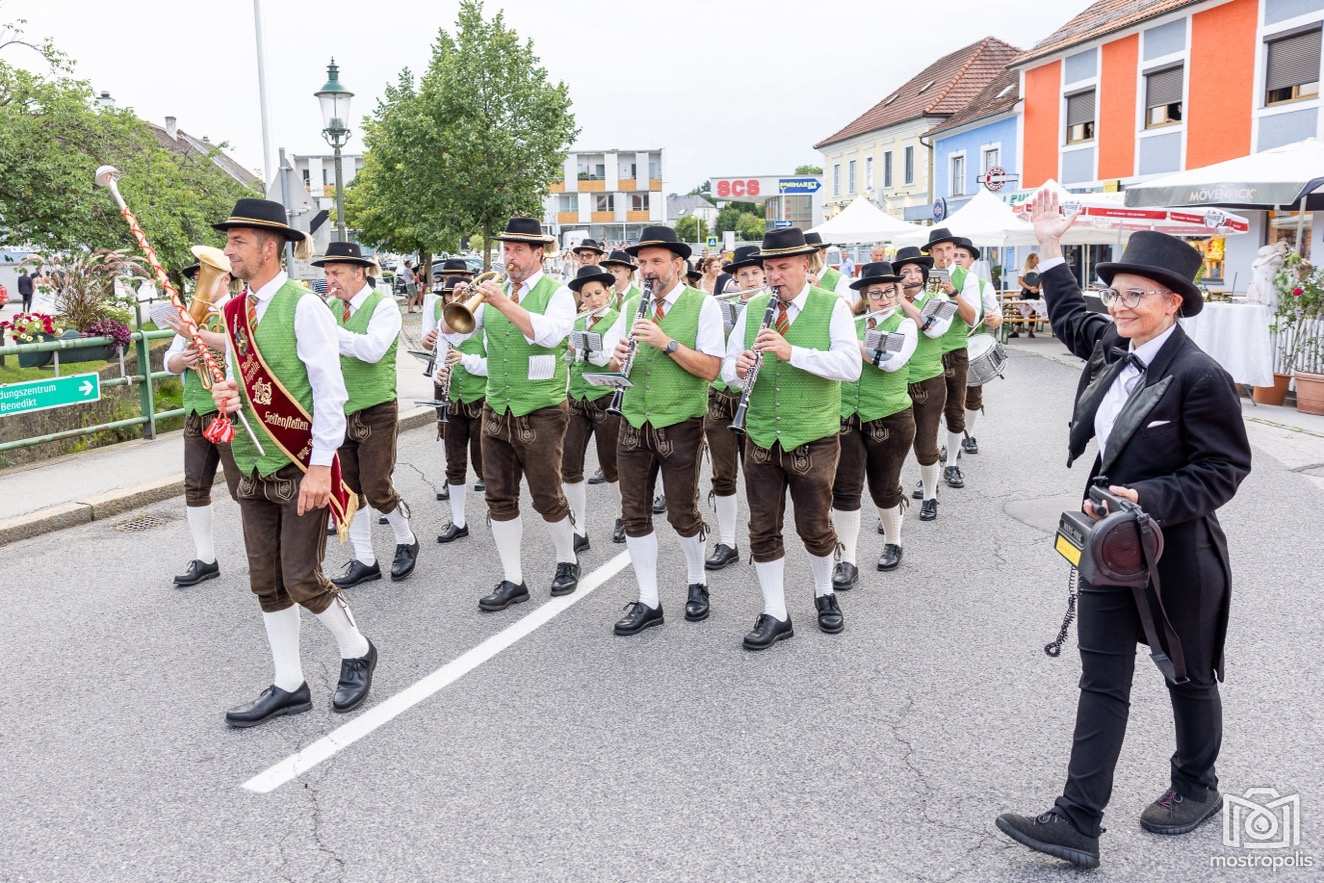 Sommernachts-Brautball 2023 - 002.jpg