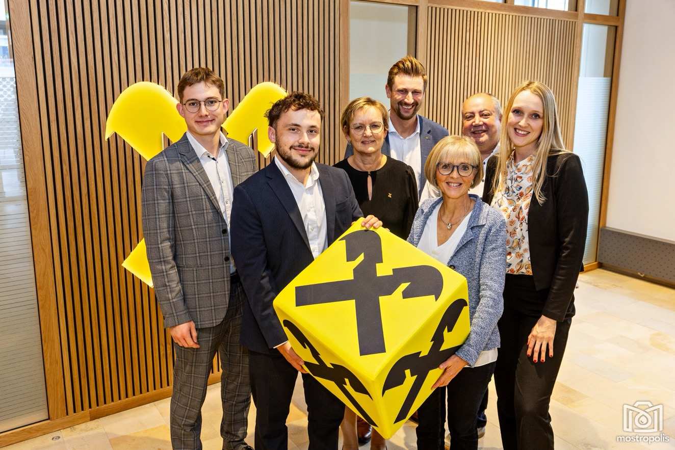 Raiffeisen Bankstelle Aschbach 001.jpg
