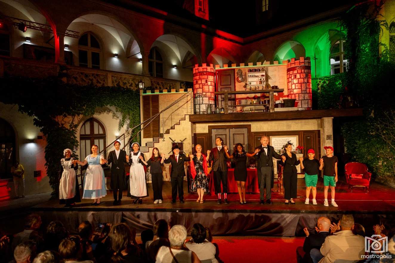 WaidhVolksbuehne Gespenst Canterville 002.jpg