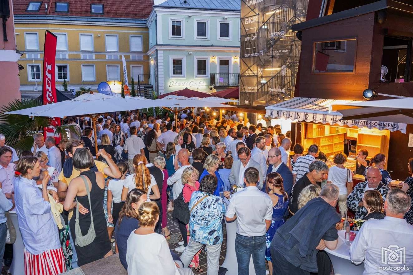 Theatersommer Haag - Die eingebieldete Kranke 002.jpg