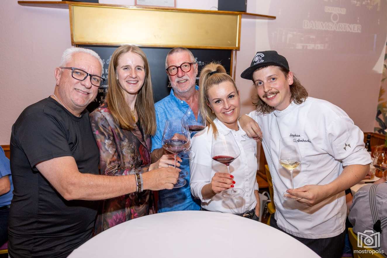 Weinwoelfe - Baumgartner 001.jpg