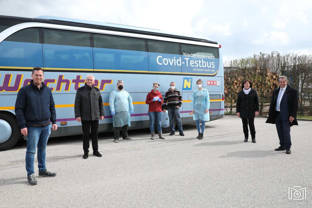 Covid-Testbus_001.JPG